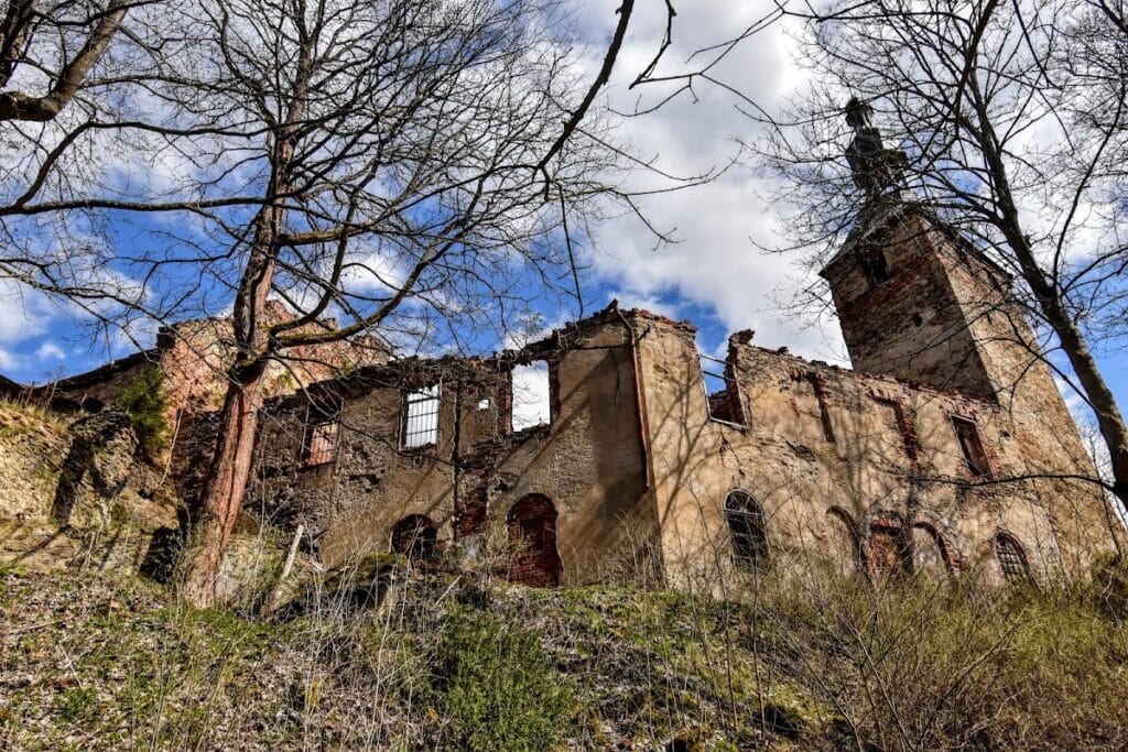 Hartenberg Castle: A Historic Fortress in the Czech Republic 9 Hartenberg