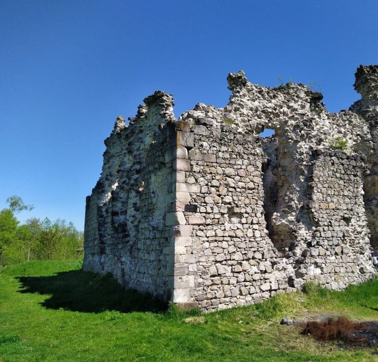 Serednie Castle: A Medieval Fortress in Ukraine