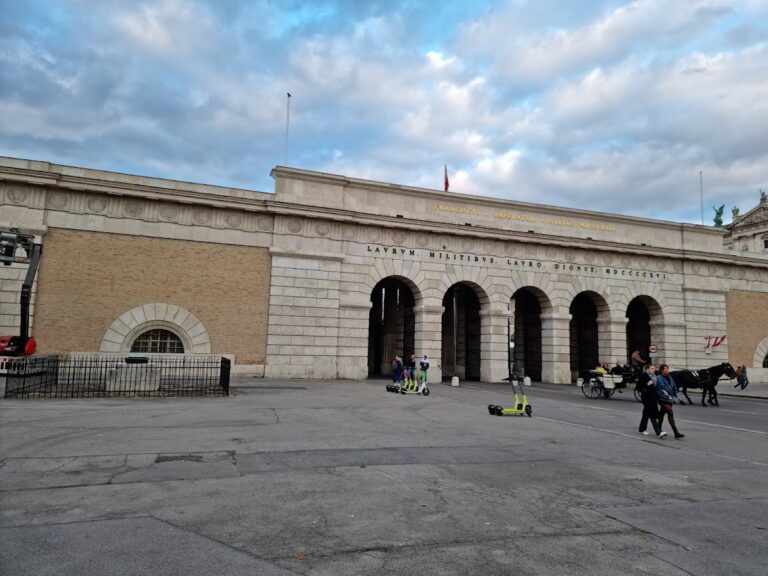 Äußeres Burgtor Vienna: A Historic Gate and War Memorial in Austria