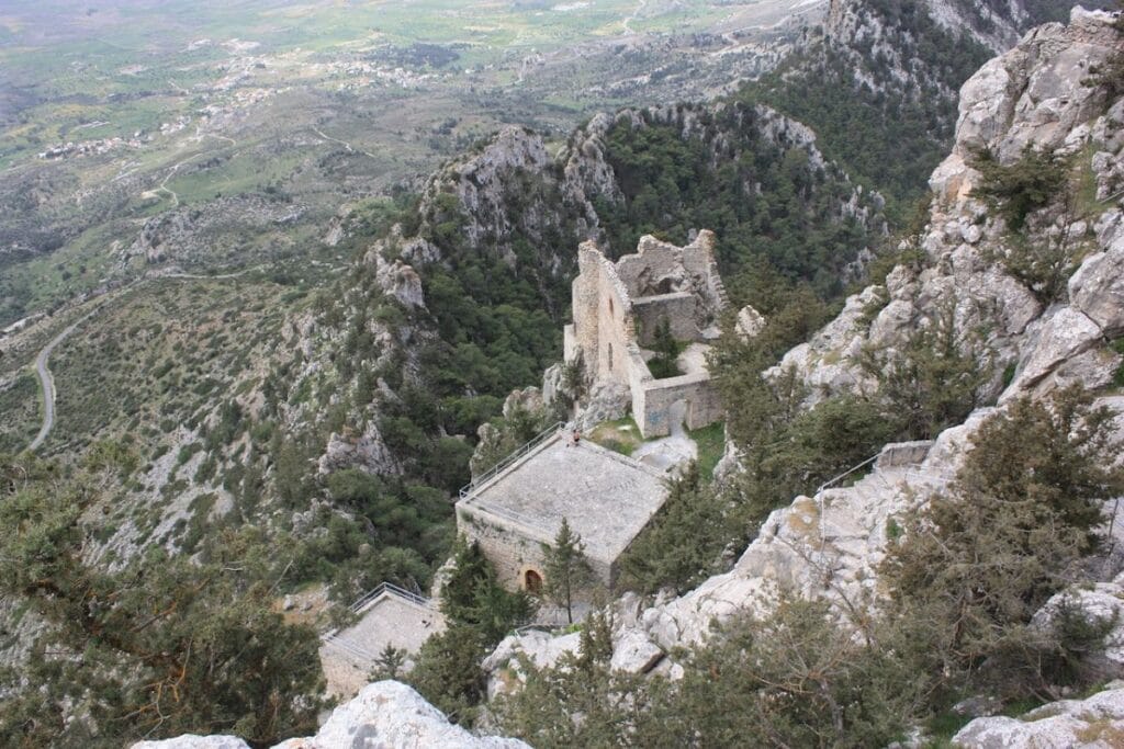 Buffavento Castle: A Byzantine and Lusignan Mountain Fortress in Cyprus 1 Buffavento Castle