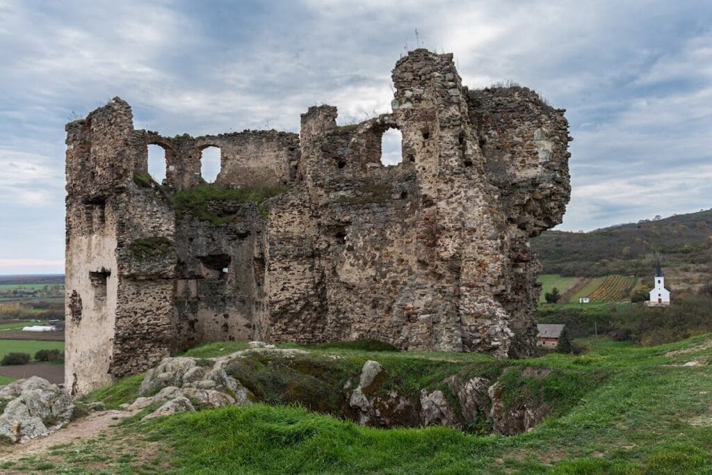 Veľký Kamenec Castle