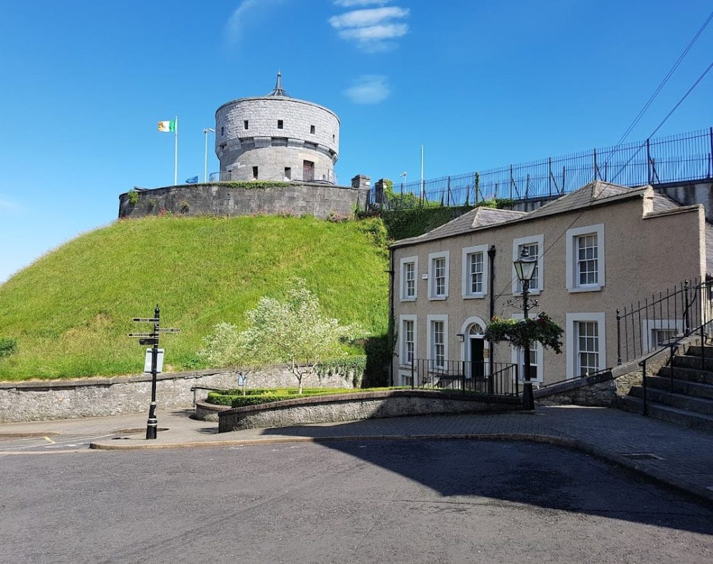 Millmount Fort: A Historic Fortified Complex in Drogheda, Ireland 1 Millmount Fort