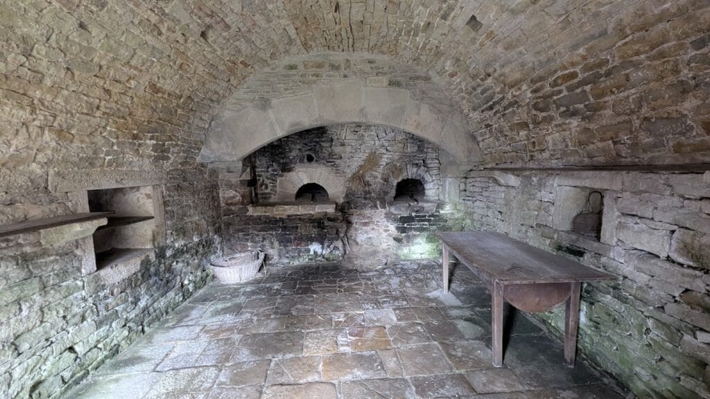 Château d'Oricourt: A Medieval Double-Enclosure Fortress in France 5 Château d'Oricourt