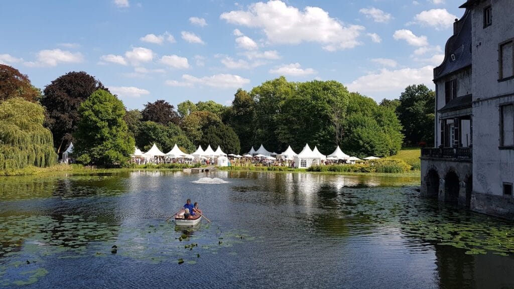 Haus Bodelschwingh: A Moated Castle Complex in Dortmund, Germany 3 Haus Bodelschwingh