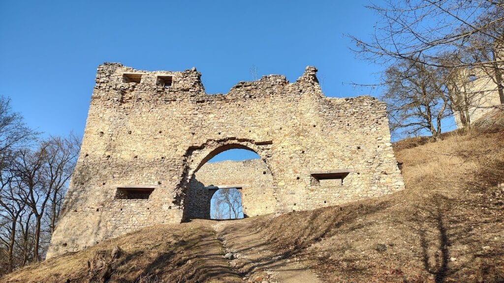 Brekov Castle: A Medieval Hilltop Guard Castle in Slovakia 2 Brekov Castle