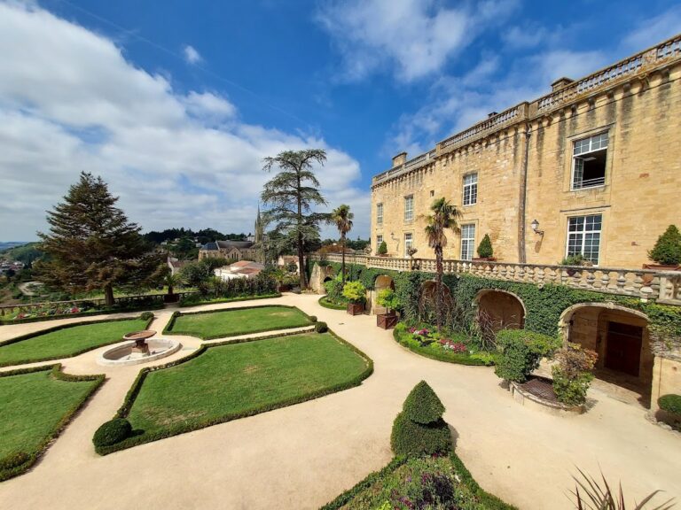 Château de Fumel: A Historic Castle in Fumel, France