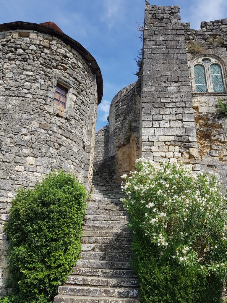 Château de Langoiran: A Medieval Fortress in France 7 Château de Langoiran