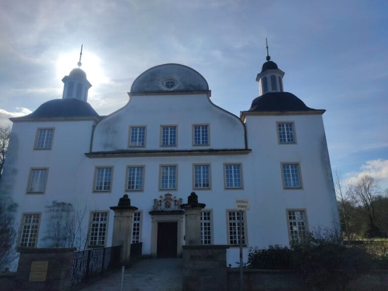 Schloss Borbeck: A Historic Castle and Cultural Site in Essen, Germany