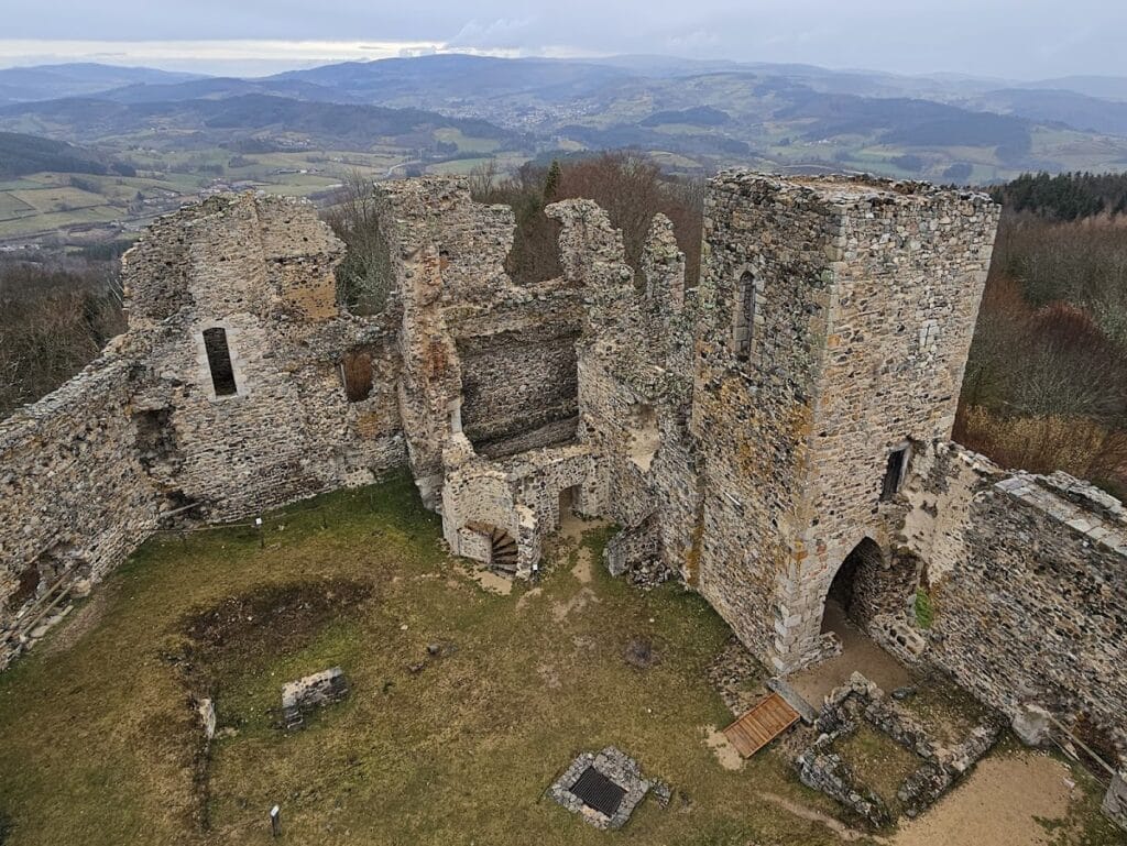 Château des Cornes d'Urfé: A Medieval Fortress in France 1 Château des Cornes d'Urfé