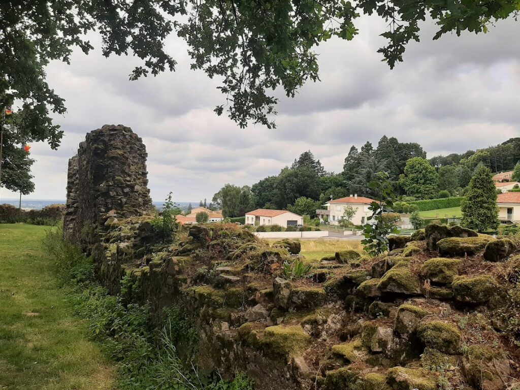 Château de Pouzauges: A Medieval Fortress in Pouzauges, France 8 Château de Pouzauges