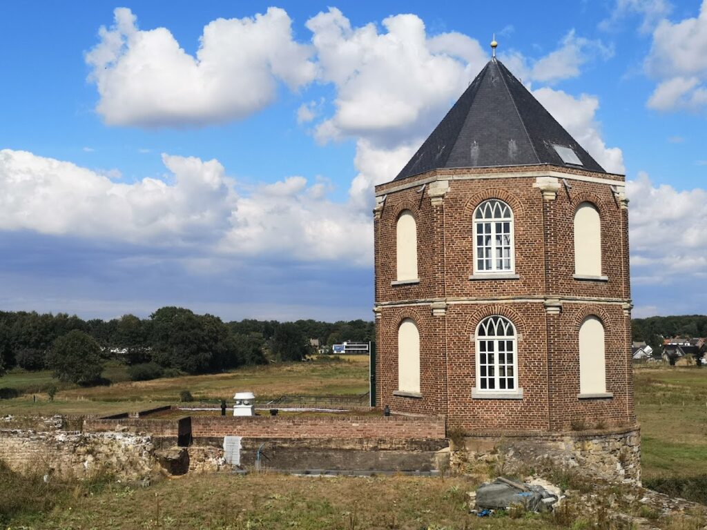 Montfort Castle: A Medieval Fortress in the Netherlands 9 Montfort Castle