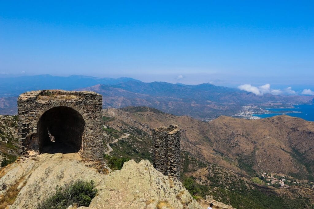 Castell de Verdera: Medieval Fortress and Monastic Stronghold in Spain 1 Castell de Verdera