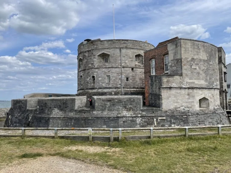 Calshot Castle: A Tudor Coastal Fortification in Southampton, England
