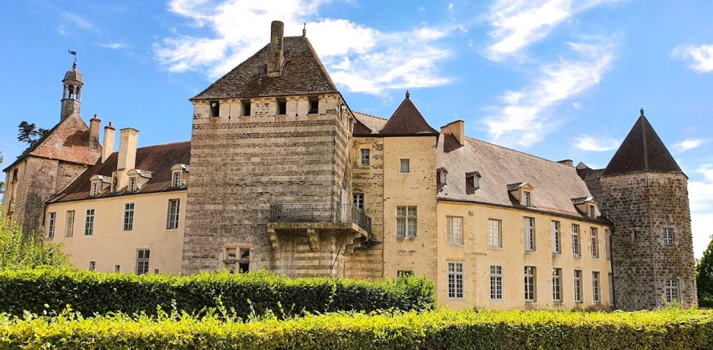 Château d'Époisses: A Historic Castle in Burgundy, France 8 Château d'Époisses