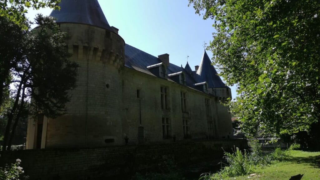 Château de Dampierre-sur-Boutonne: A Renaissance Castle on the Boutonne 1 Château de Dampierre-sur-Boutonne