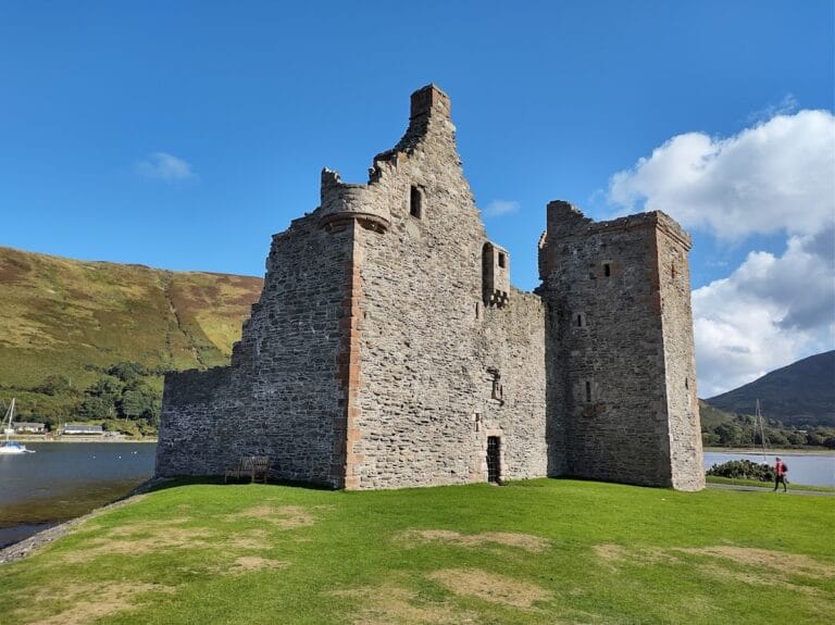 Lochranza Castle: A Medieval Stronghold on the Isle of Arran, Scotland