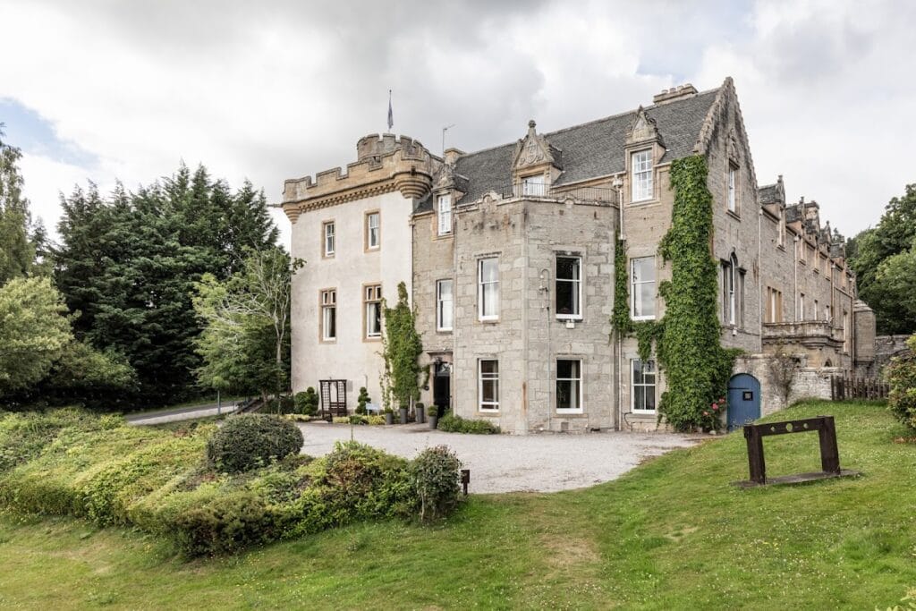 Tulloch Castle: A Historic Tower House in Dingwall, Scotland 1 Tulloch Castle