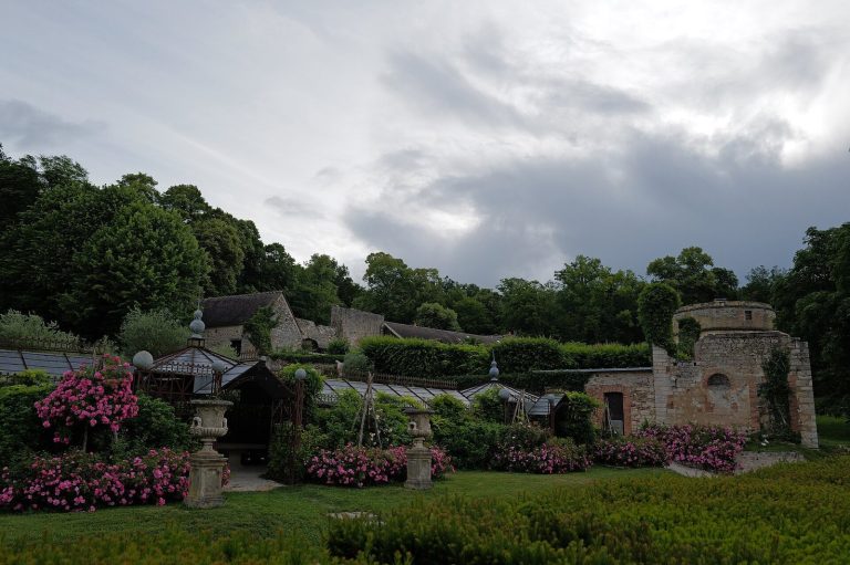 Château de Vallery: A French Renaissance Residence and Former Fortress