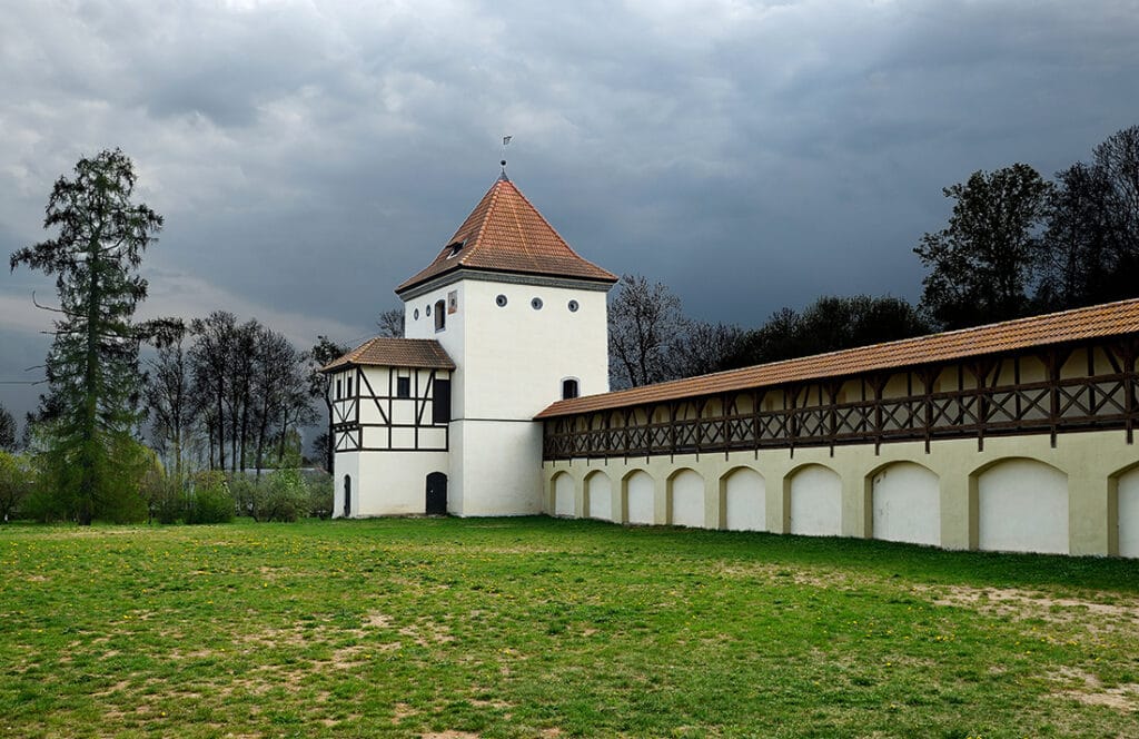 Lubcha Castle: A Palace-and-Castle Complex in Belarus 4 Lubcha Castle