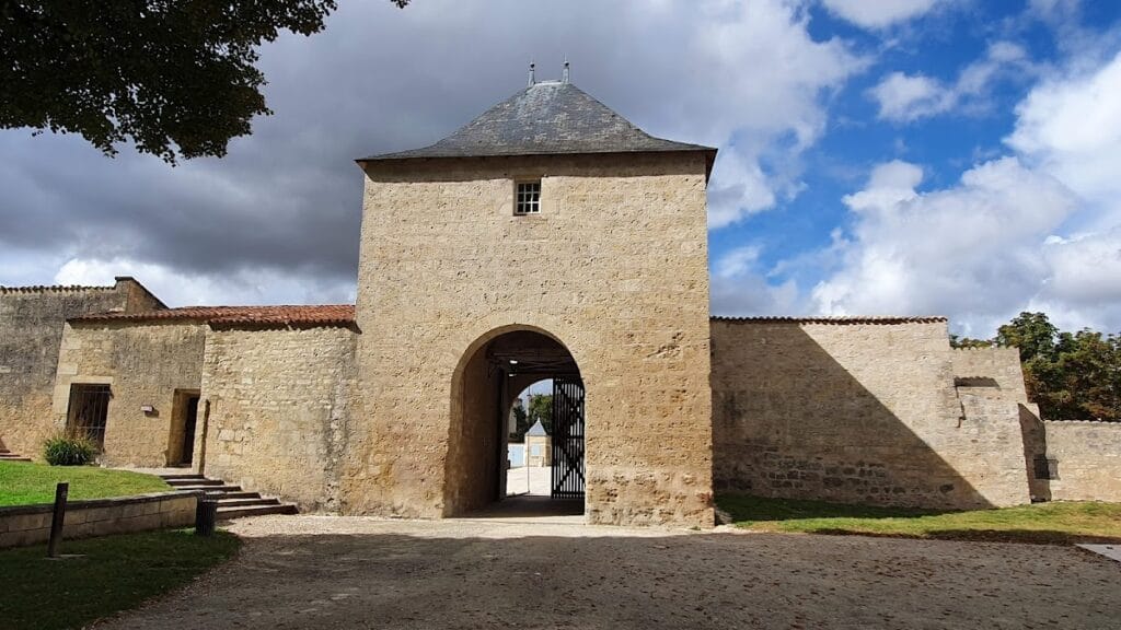 Château de Surgères: A Medieval Castle Complex in France 4 Château de Surgères