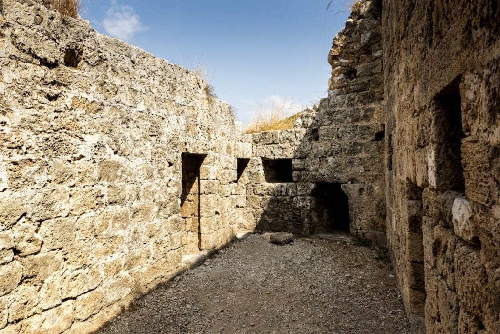 Mseilha Fort: A Seventeenth-Century Lebanese River-Crossing Fortress 2 Mseilha Fort