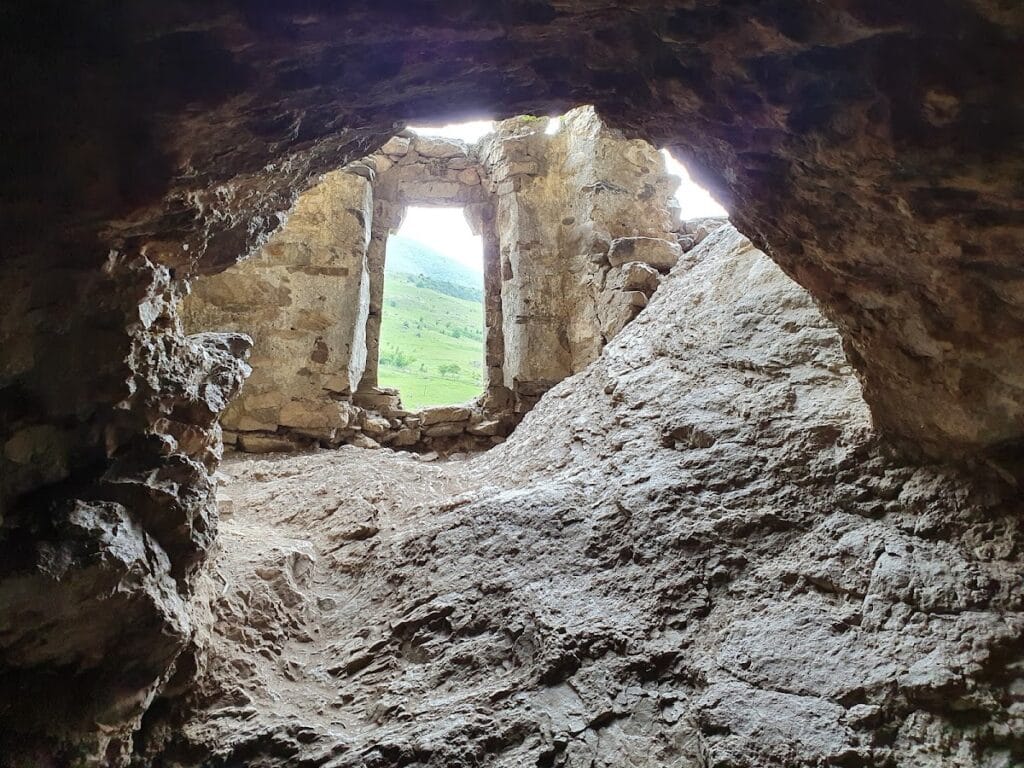Dzivgis Cave Fortress: A Mountain Defensive Complex in Russia 3 Dzivgis Cave Fortress