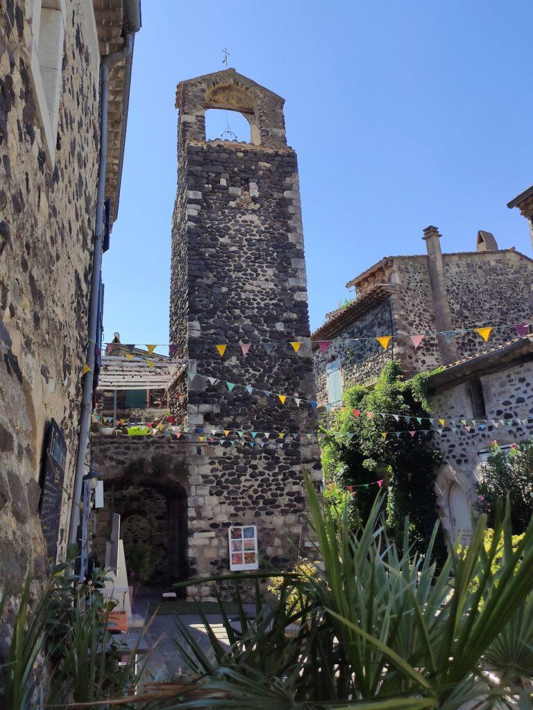 Château d'Alba-la-Romaine: A Historic Fortress in France 10 Château d'Alba-la-Romaine