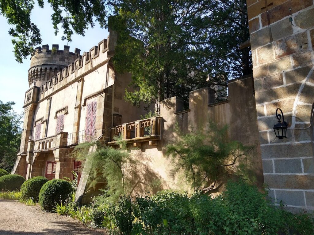 Grange Fort Castle: A Historic Fortress in Les Pradeaux, France 8 Grange Fort Castle