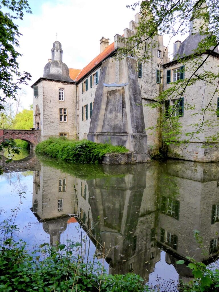 Wasserschloss Haus Dellwig: A Renaissance Water Castle in Dortmund 2 Wasserschloss Haus Dellwig