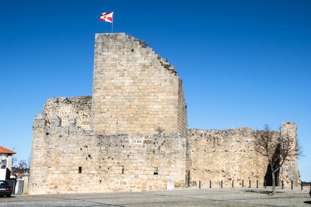 Castle of Miranda do Douro: A Portuguese Frontier Fortress 1 Castle of Miranda do Douro
