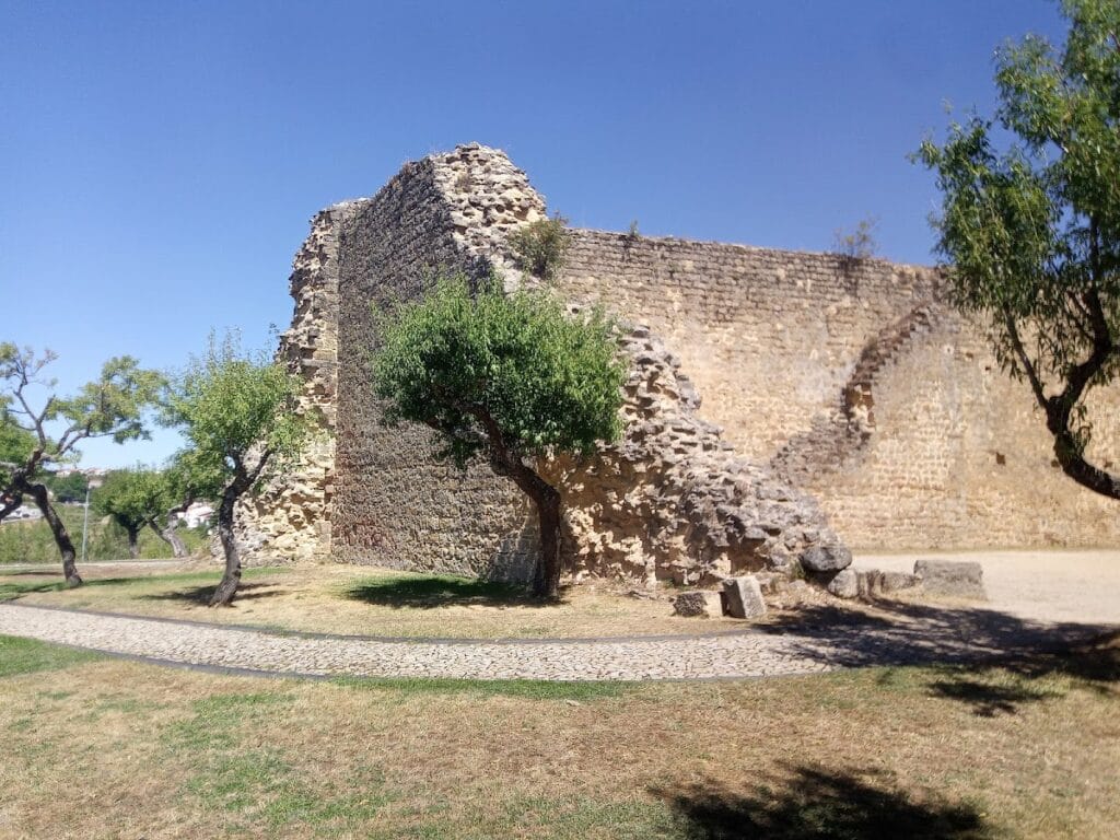 Castle of Miranda do Douro: A Portuguese Frontier Fortress 3 Castle of Miranda do Douro
