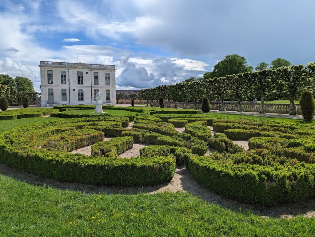 Château de Bouges: A Historic French Country Pavilion 7 Château de Bouges