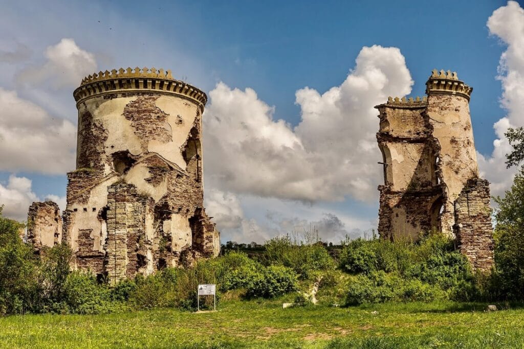 Chervonohorod Castle: A Ruined Defensive and Palace Complex in Ukraine 1 Chervonohorod Castle