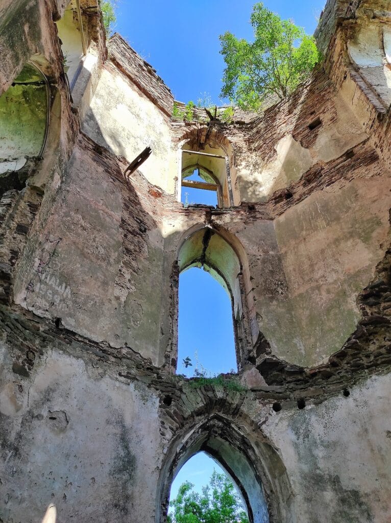 Chervonohorod Castle: A Ruined Defensive and Palace Complex in Ukraine 5 Chervonohorod Castle