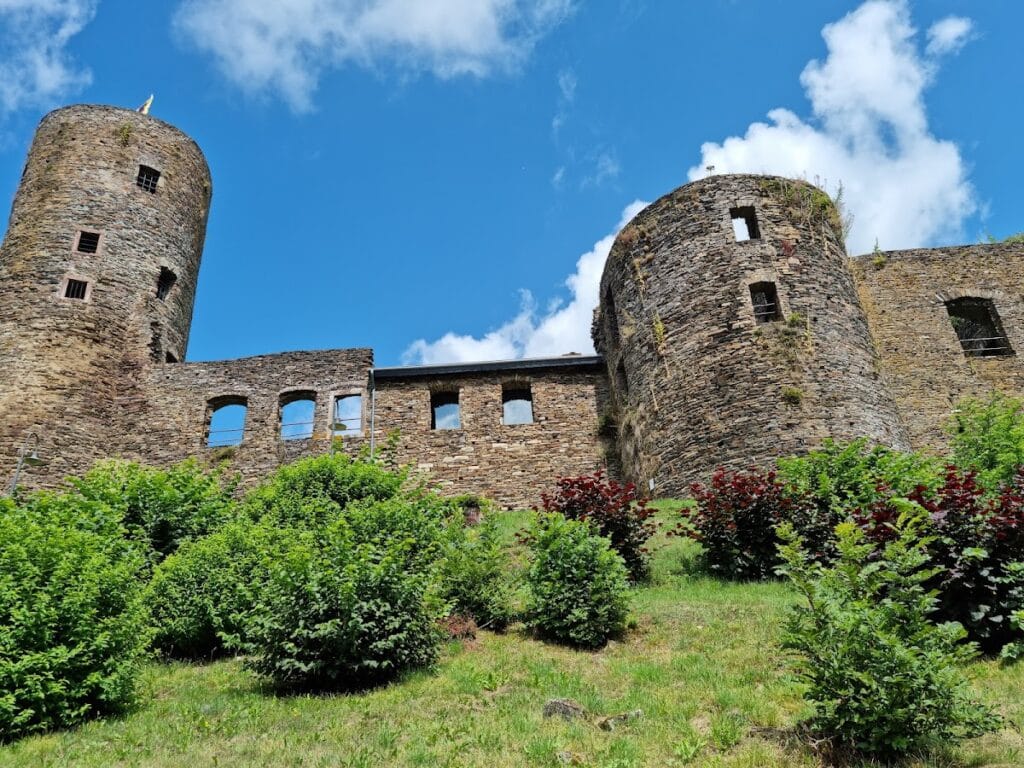 Reuland Castle: A Medieval Hilltop Fortress in Belgium 2 Reuland Castle