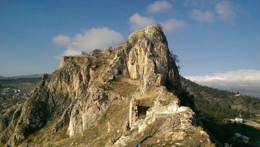 Tokat Castle: A Medieval Citadel in Türkiye 3 Tokat Castle