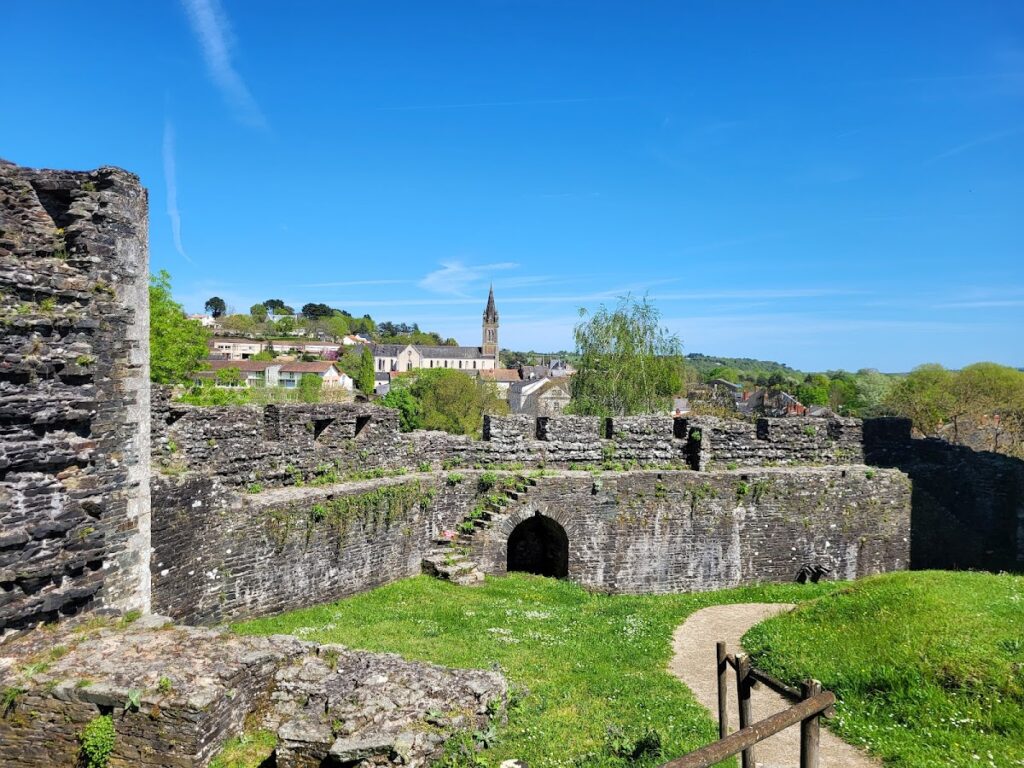 Château d'Oudon: A Medieval Fortress in France 10 Château d'Oudon