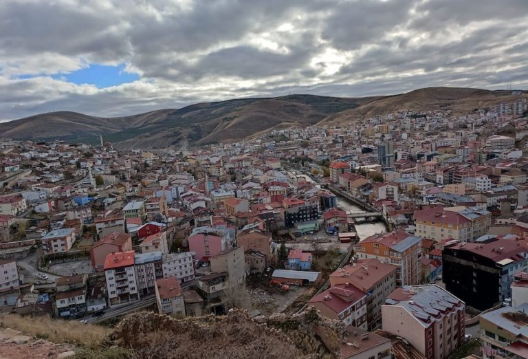 Bayburt Castle: A Historic Fortress Overlooking Bayburt