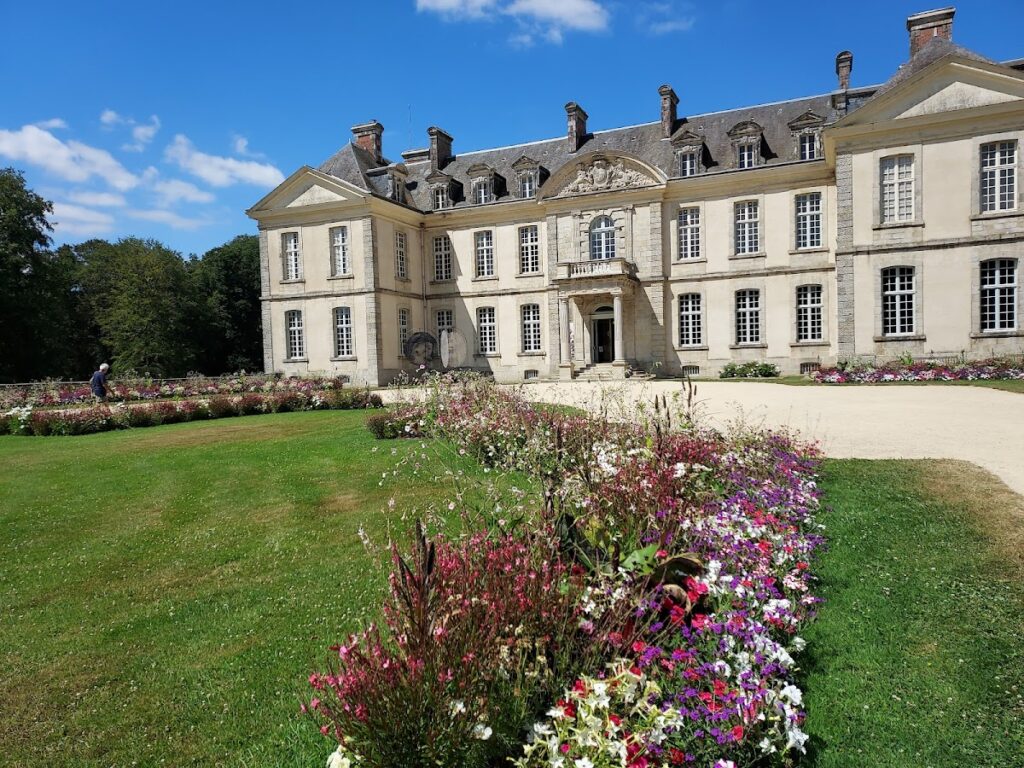 Château de Kerguéhennec: An 18th-Century Estate and Cultural Site in Bignan, France 7 Château de Kerguéhennec