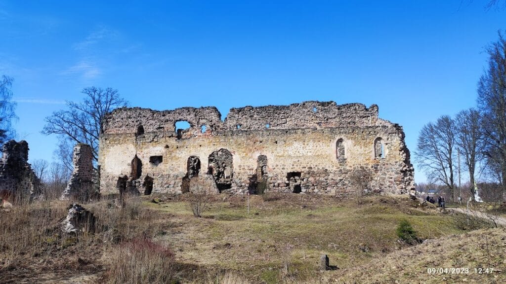 Rauna Castle: An Archbishopric Residence and Fortress in Latvia 1 Rauna Castle