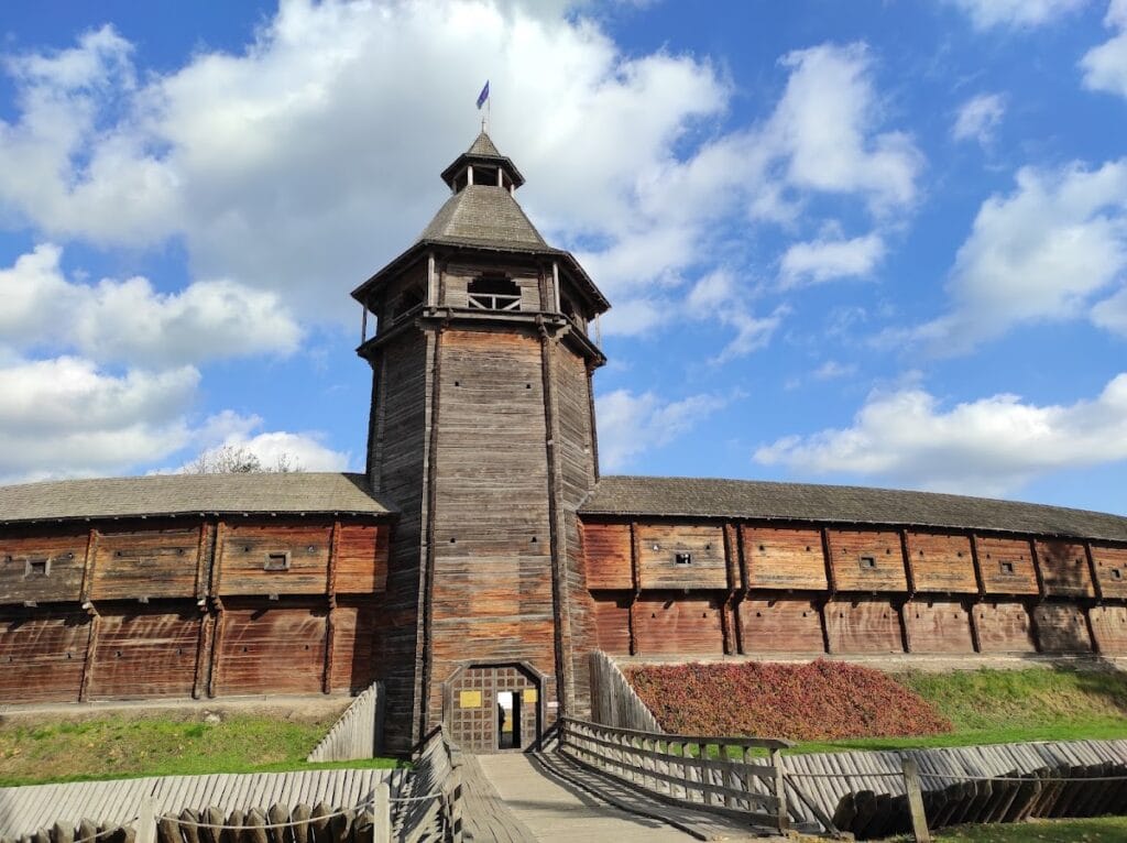 Baturyn Fortress: A Cossack Hetmanic Stronghold in Ukraine 1 Baturyn Fortress