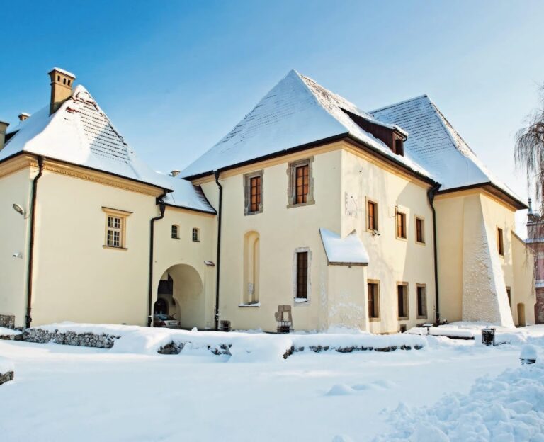 Żupny Castle: Medieval Saltworks Fortress in Wieliczka, Poland