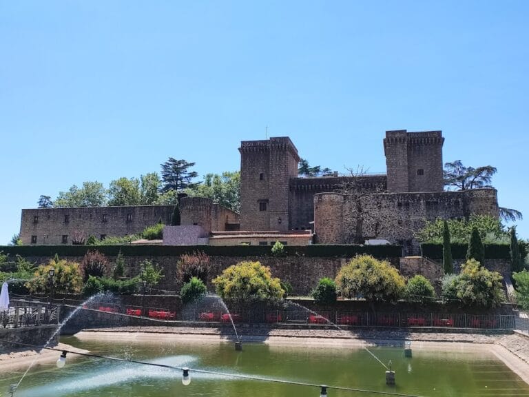 Castillo de Jarandilla de la Vera: A Historic Fortress-Palace in Spain