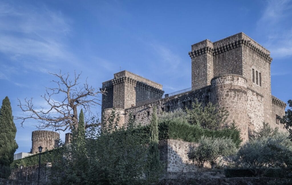 Castillo de Jarandilla de la Vera: Gothic Fortress and Castle-Palace in Spain 2 Castillo de Jarandilla de la Vera