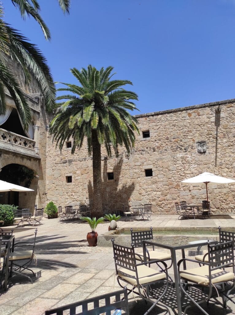 Castillo de Jarandilla de la Vera: Gothic Fortress and Castle-Palace in Spain 5 Castillo de Jarandilla de la Vera