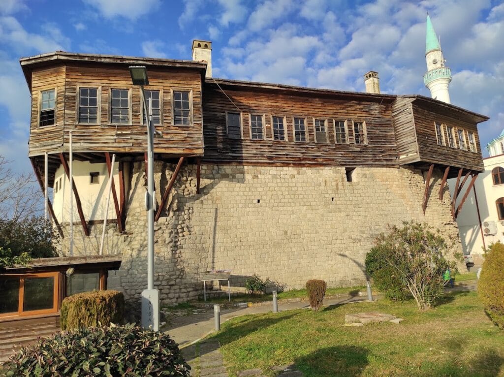 Bolaman Castle: A Historic Coastal Fortress in Türkiye 3 Bolaman Castle
