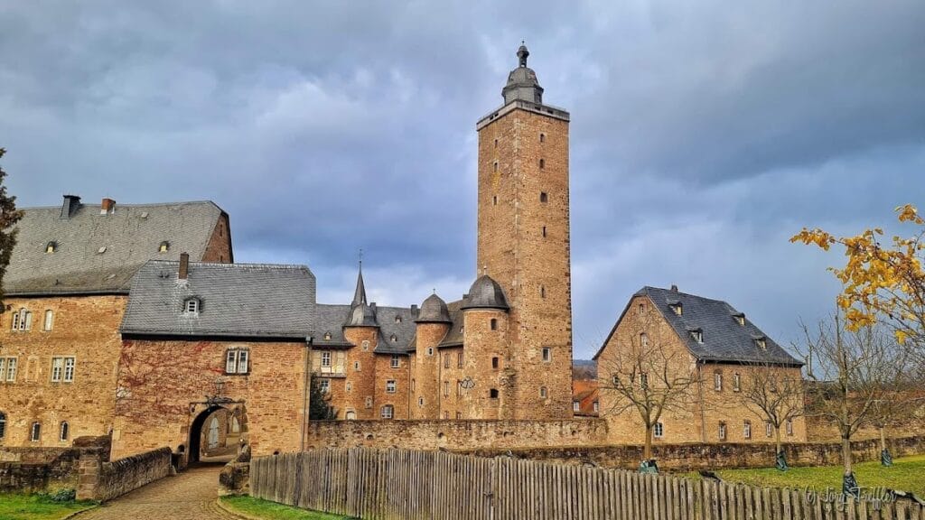 Schloss Steinau: An Early Renaissance Residence and Castle Complex in Germany 2 Schloss Steinau