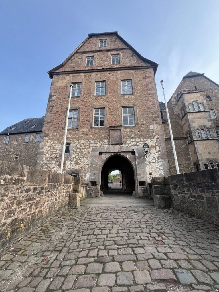 Schloss Steinau: An Early Renaissance Residence and Castle Complex in Germany 3 Schloss Steinau