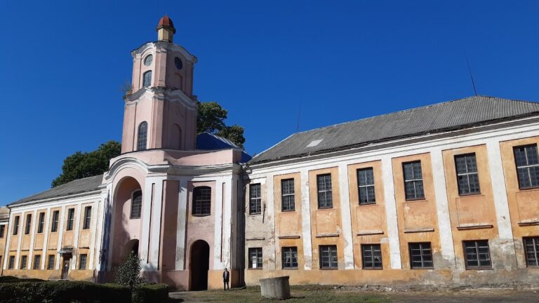 Olyka Castle: A Historic Fortress and Residence in Ukraine
