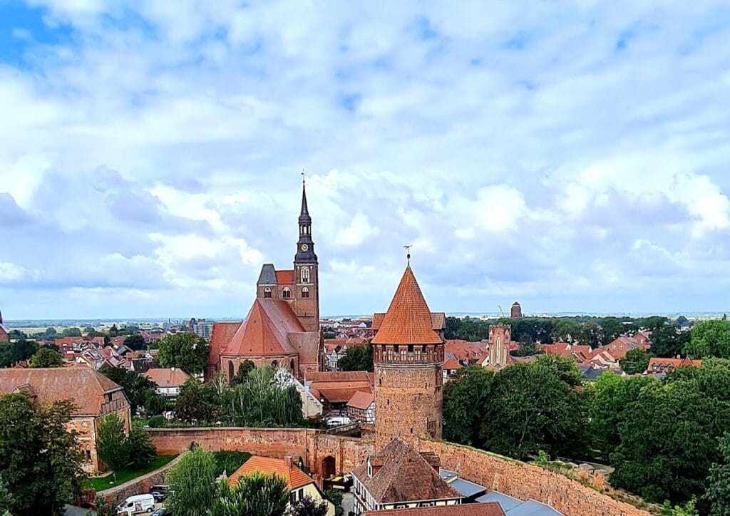 Burg Tangermünde: A Medieval Fortress and Residence in Germany 1 Burg Tangermünde
